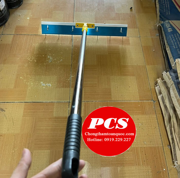 Bàn gạt tự điều chỉnh thi công Epoxy