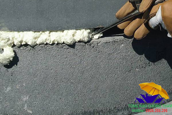 Công dựng của keo bọt nở Apollo Foam