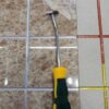 Dụng cụ cạy mạch gạch cũ nhà vệ sinh, nền gạch men