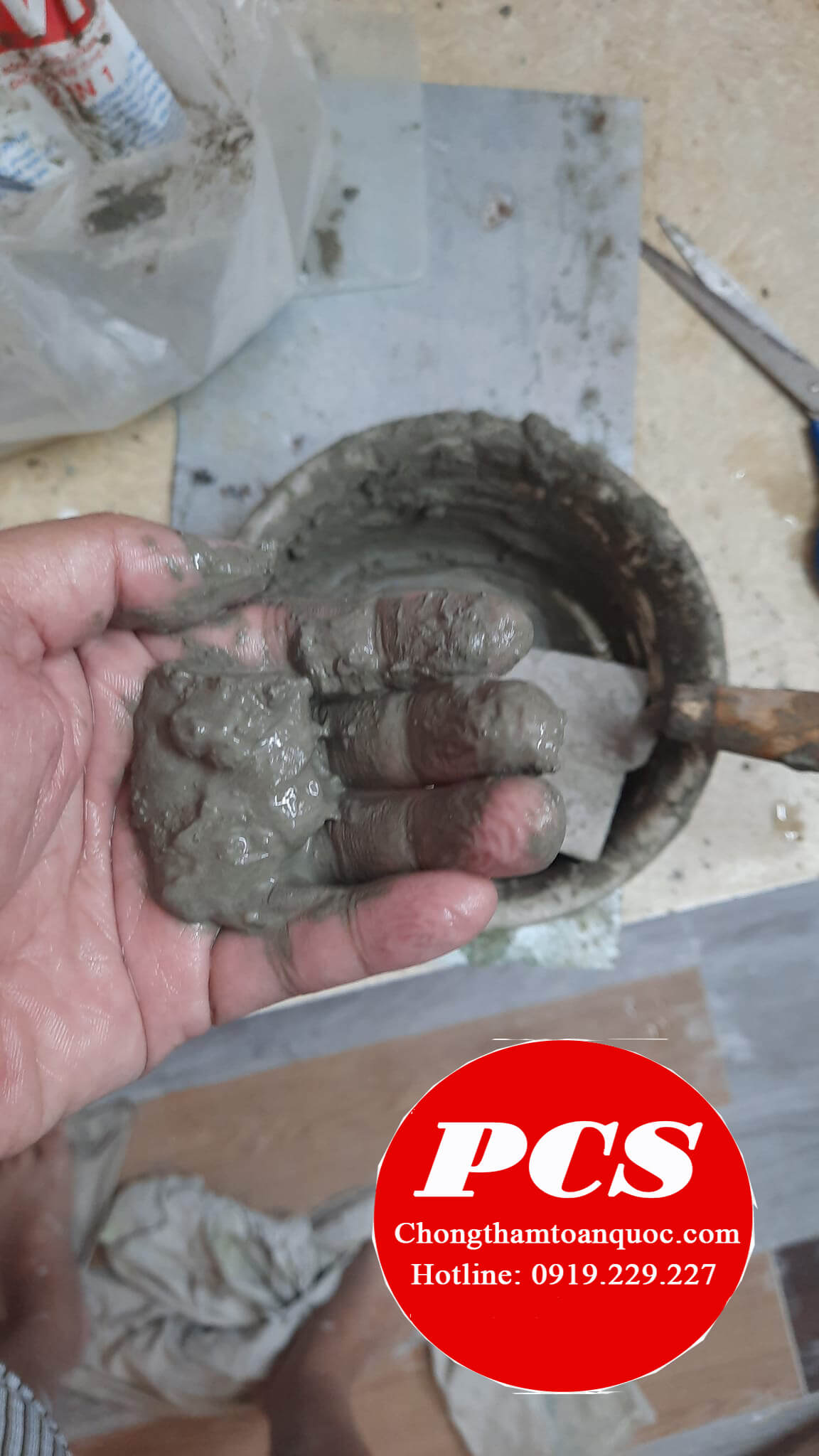 Pha trộn xi măng đông cứng