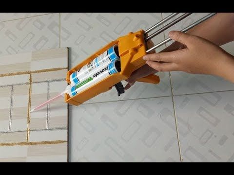 Cạy mạch cũ nền nhà vệ sinh, nền gạch men