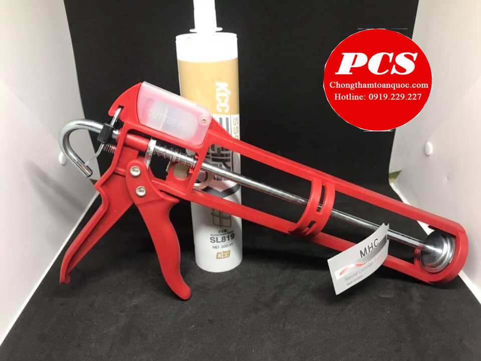 Súng và keo silicone