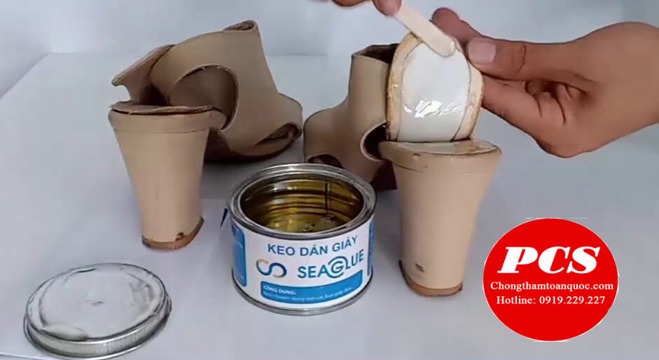 Thực hiện dán giày Thực hiện dán giày