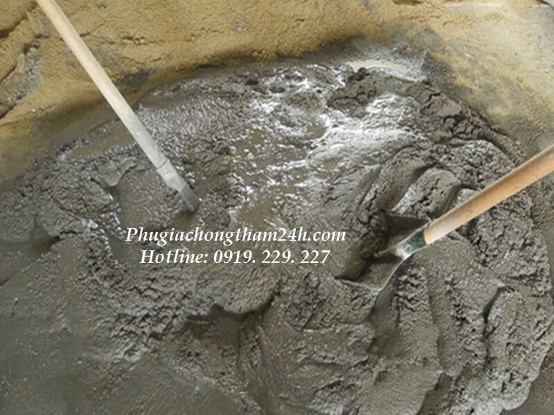 Trộn phụ gia Quicseal 608